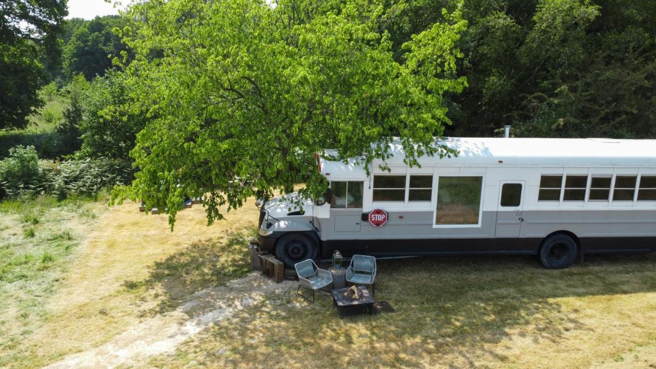 Villa American School Bus Retreat With Hot Tub In Sussex Meadow